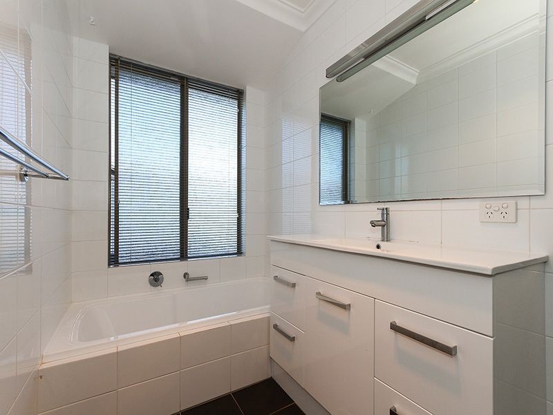 19 Farrer Place, Thornlie WA 6108