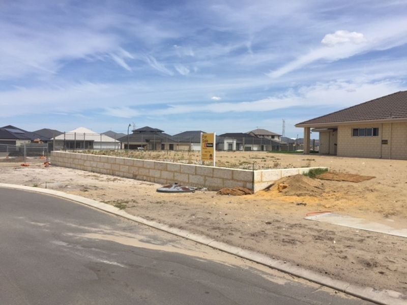 12 Bate Close, Piara Waters WA 6112