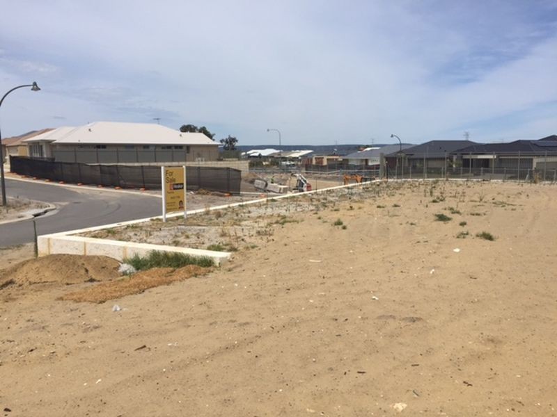 12 Bate Close, Piara Waters WA 6112