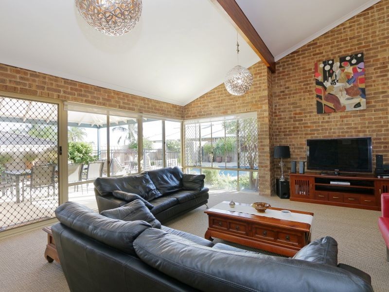 26 Ambassador Court, Thornlie WA 6108