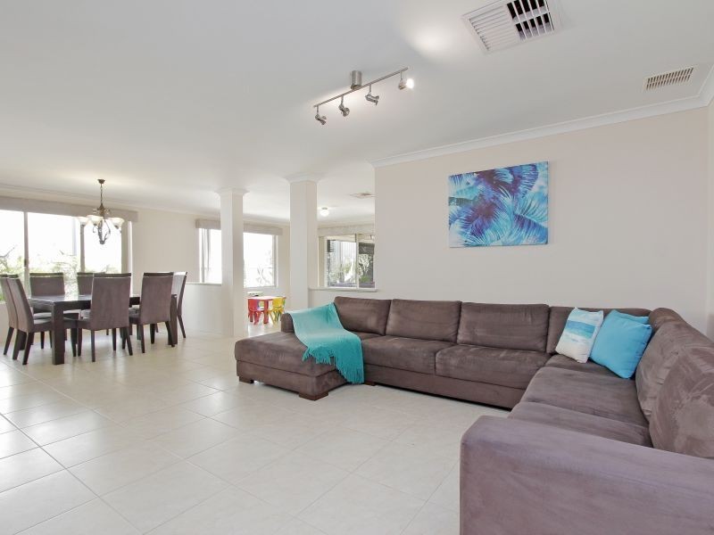 3 Chile Way, Aubin Grove WA 6164