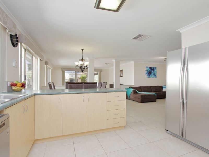 3 Chile Way, Aubin Grove WA 6164