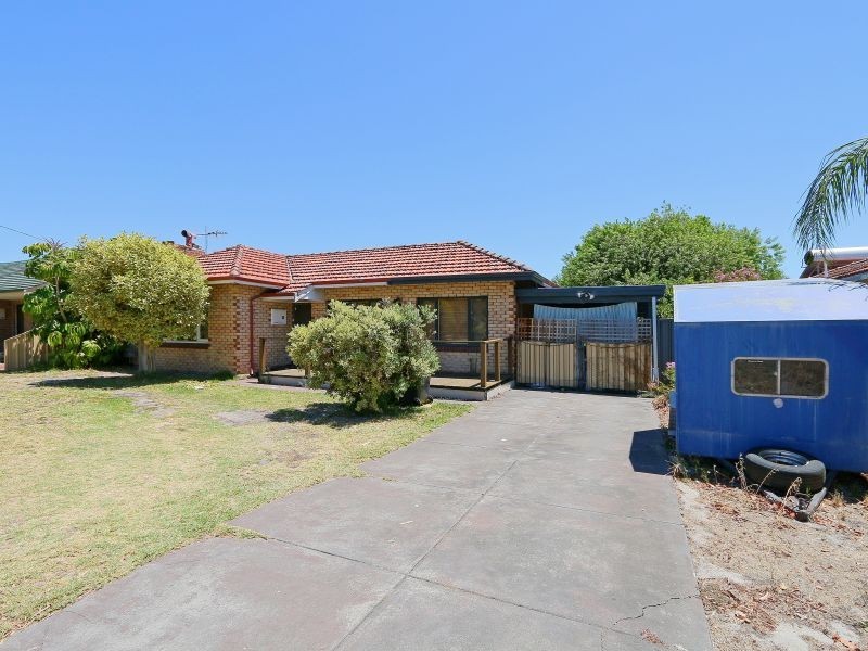 19 Berehaven Avenue, Thornlie WA 6108