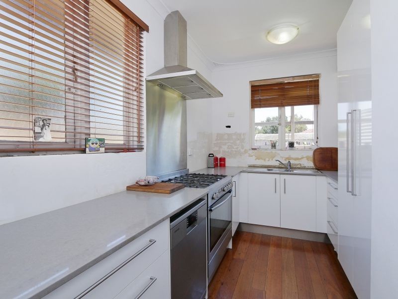 19 Berehaven Avenue, Thornlie WA 6108