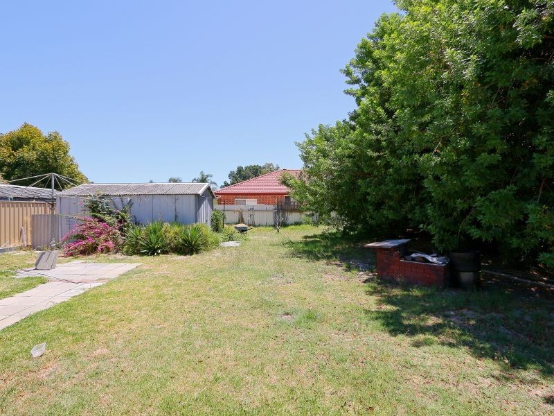 19 Berehaven Avenue, Thornlie WA 6108