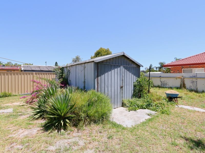 19 Berehaven Avenue, Thornlie WA 6108