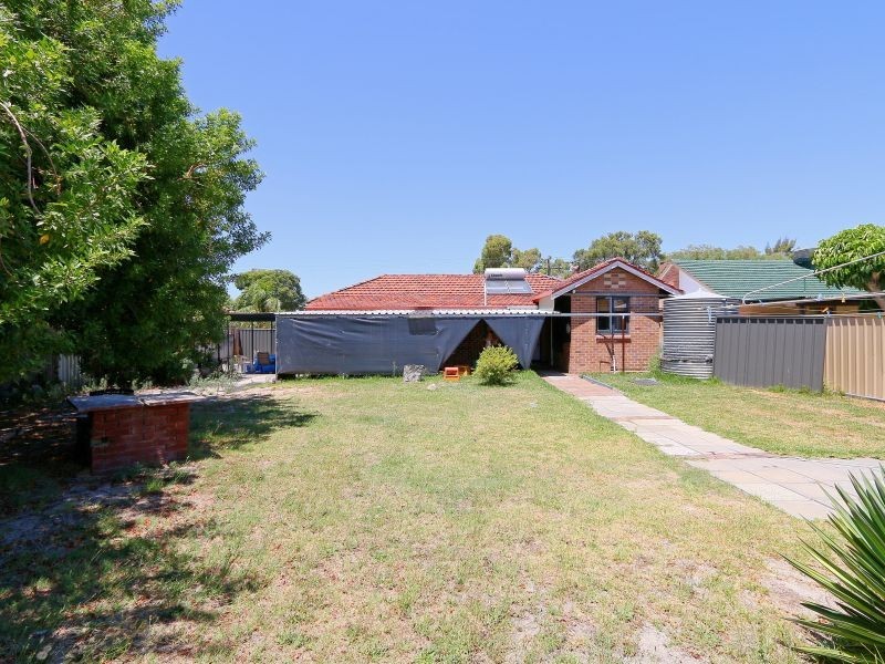 19 Berehaven Avenue, Thornlie WA 6108