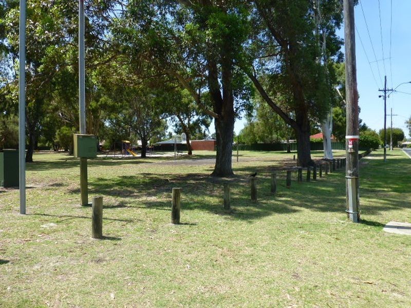 18 Essington Street, Huntingdale WA 6110