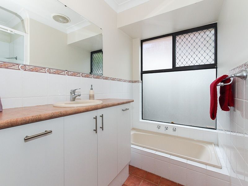 12 Grainger Way, Thornlie WA 6108