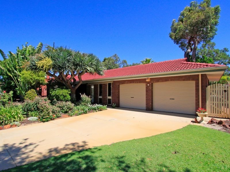 17 Grenadier Drive, Thornlie WA 6108