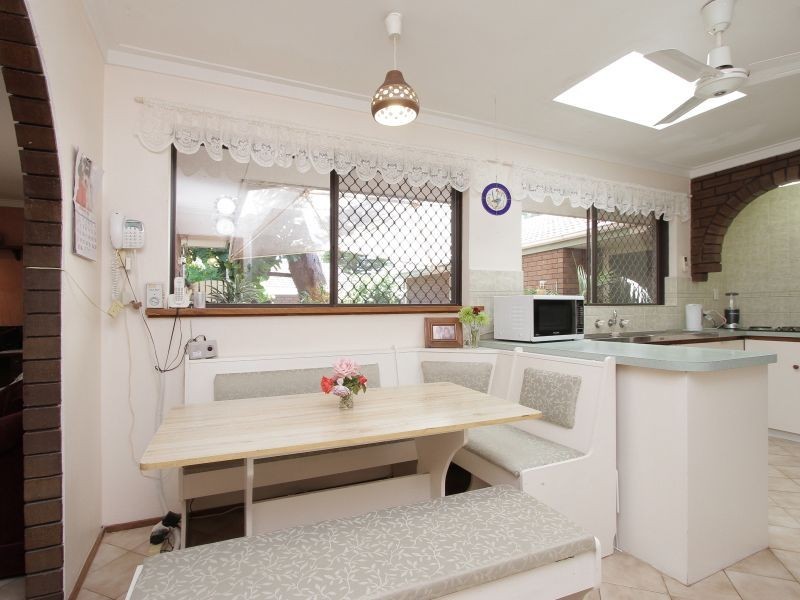 17 Grenadier Drive, Thornlie WA 6108