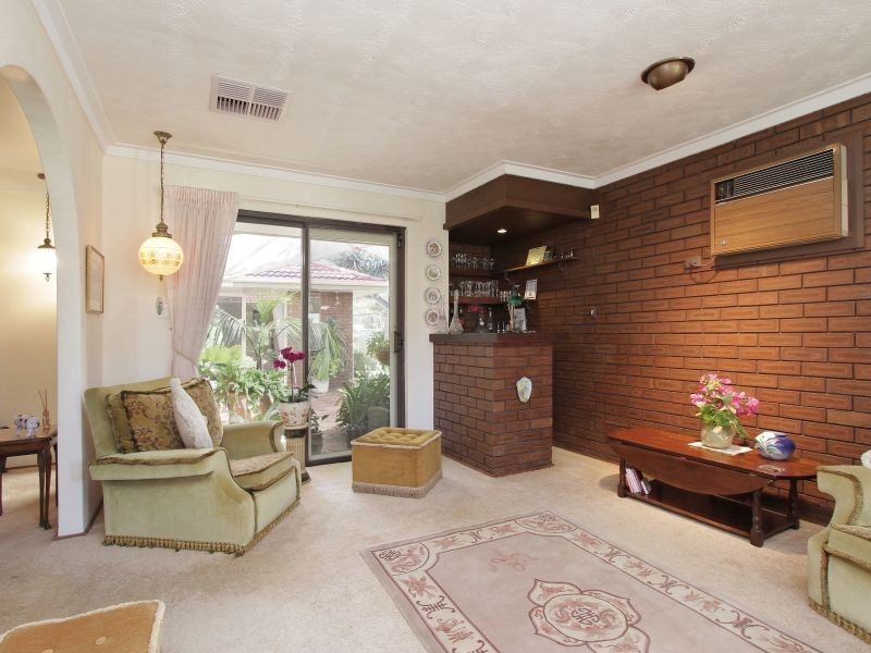 17 Grenadier Drive, Thornlie WA 6108