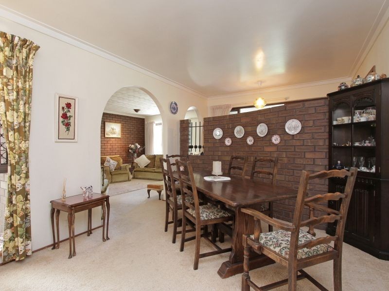 17 Grenadier Drive, Thornlie WA 6108