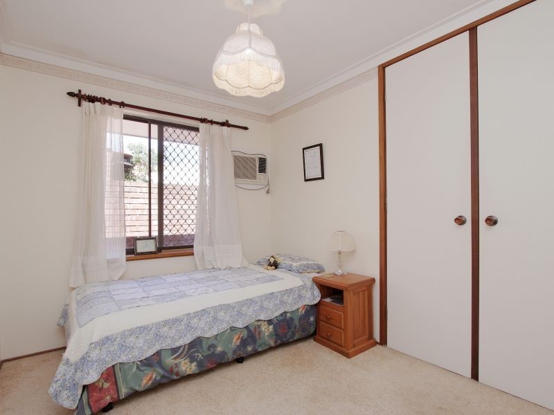 17 Grenadier Drive, Thornlie WA 6108