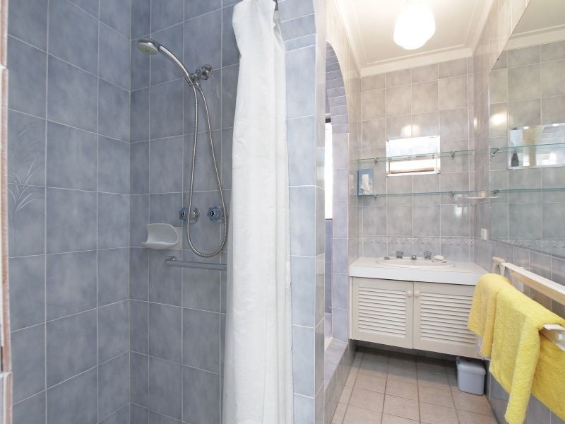 17 Grenadier Drive, Thornlie WA 6108