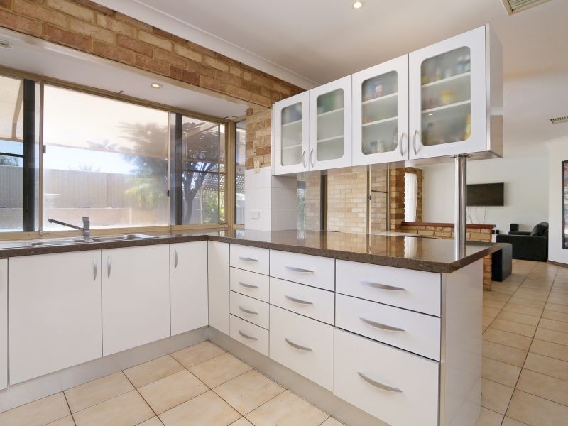 7 Stonecreek Close, Thornlie WA 6108