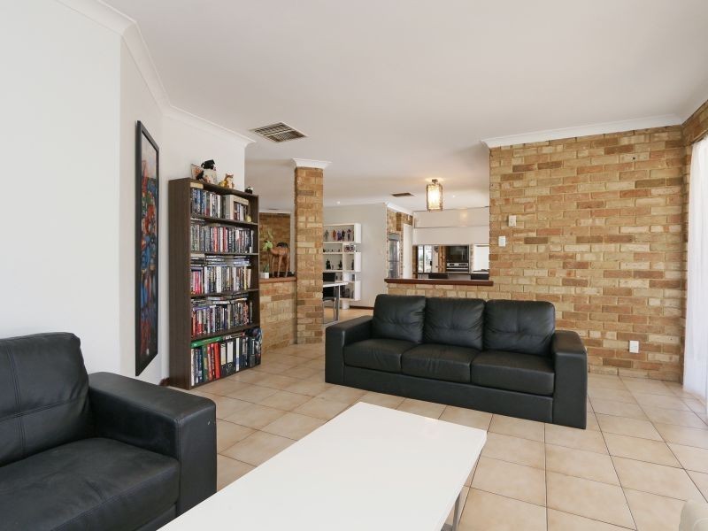 7 Stonecreek Close, Thornlie WA 6108