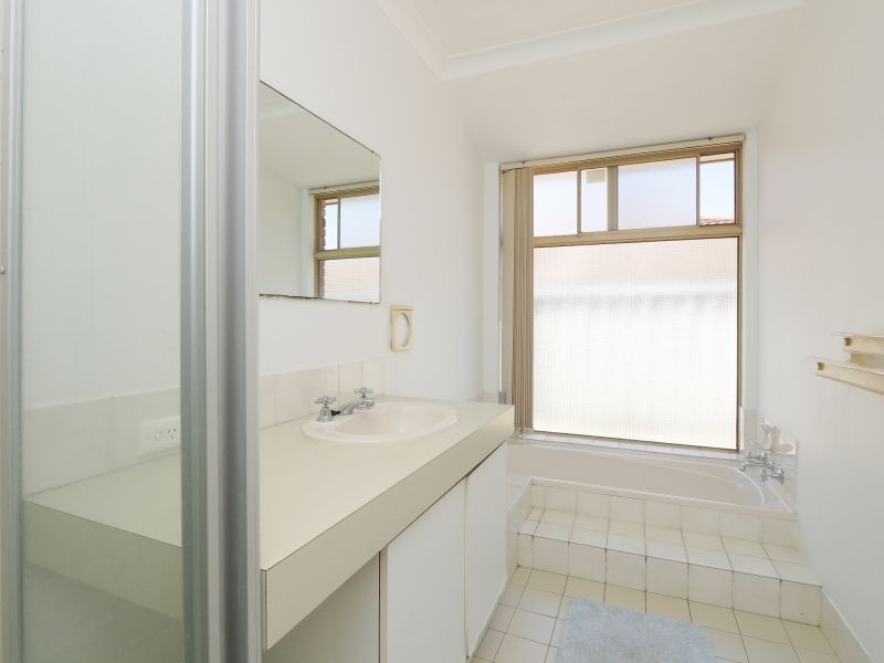 7 Stonecreek Close, Thornlie WA 6108