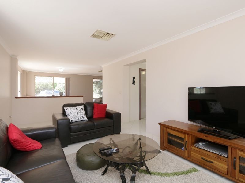 8 Chartwell Place, Leeming WA 6149