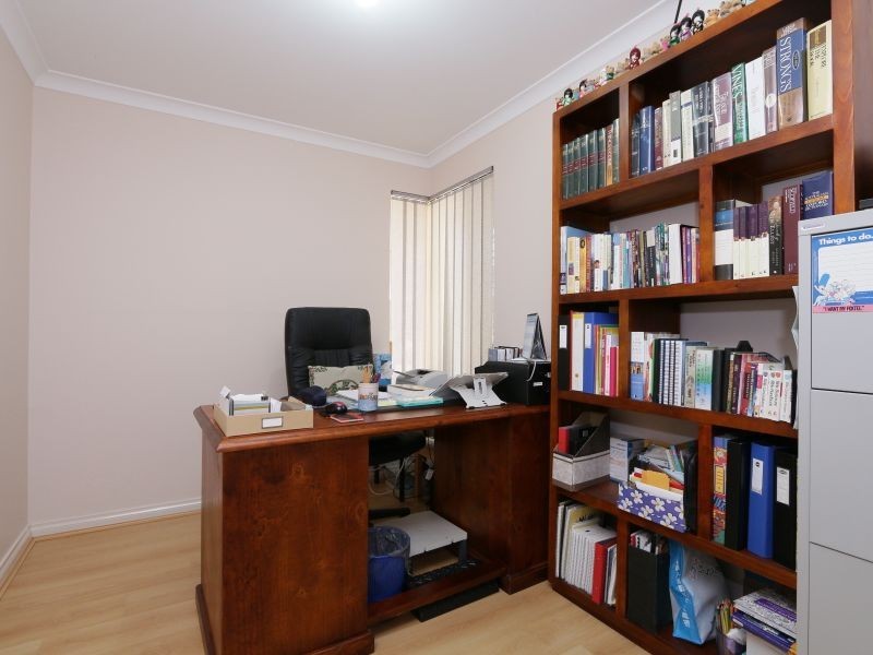 8 Chartwell Place, Leeming WA 6149