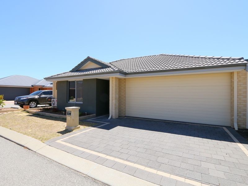 11/11 Hazlett Way, Canning Vale WA 6155