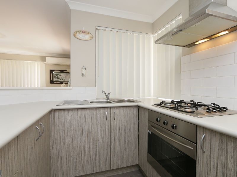 11/11 Hazlett Way, Canning Vale WA 6155