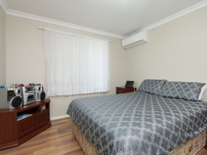 11/11 Hazlett Way, Canning Vale WA 6155