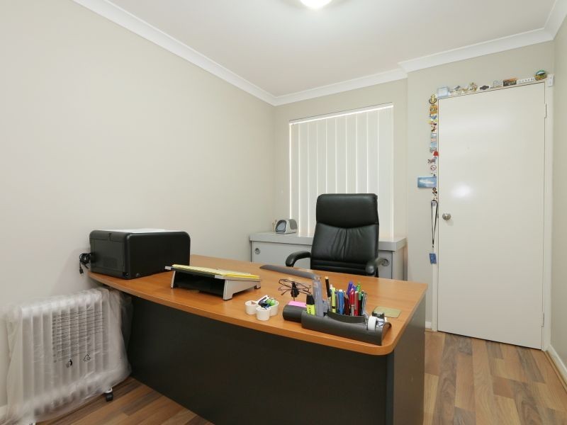 11/11 Hazlett Way, Canning Vale WA 6155