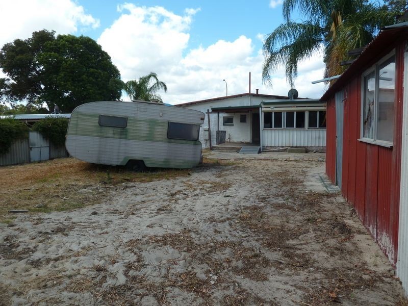 13 Eudoria Street, Gosnells WA 6110