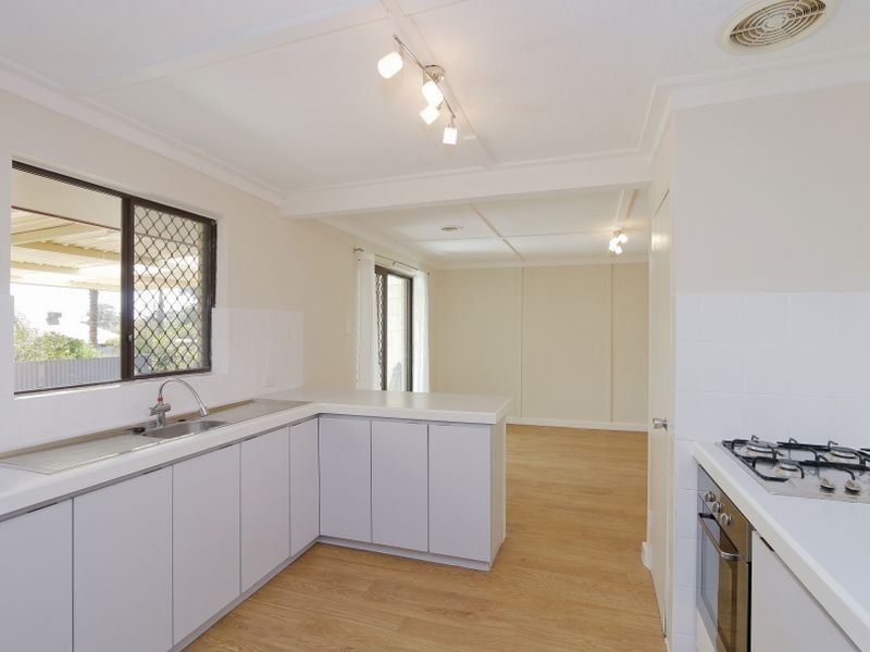 6 Lovegrove Court, Byford WA 6122