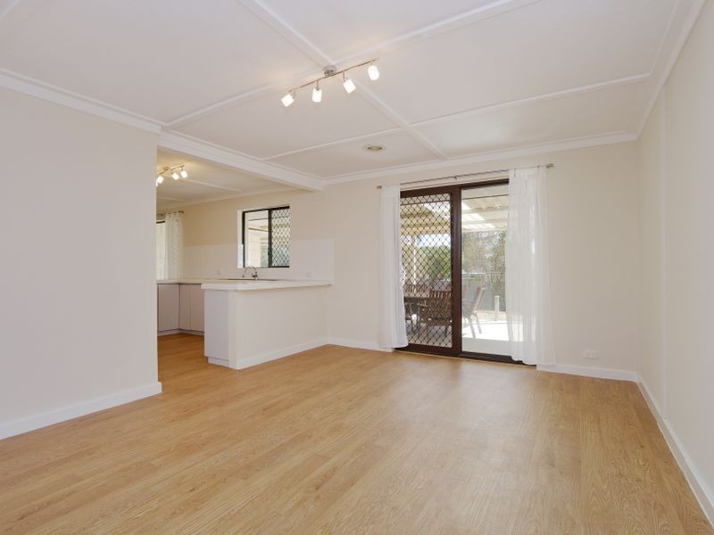 6 Lovegrove Court, Byford WA 6122