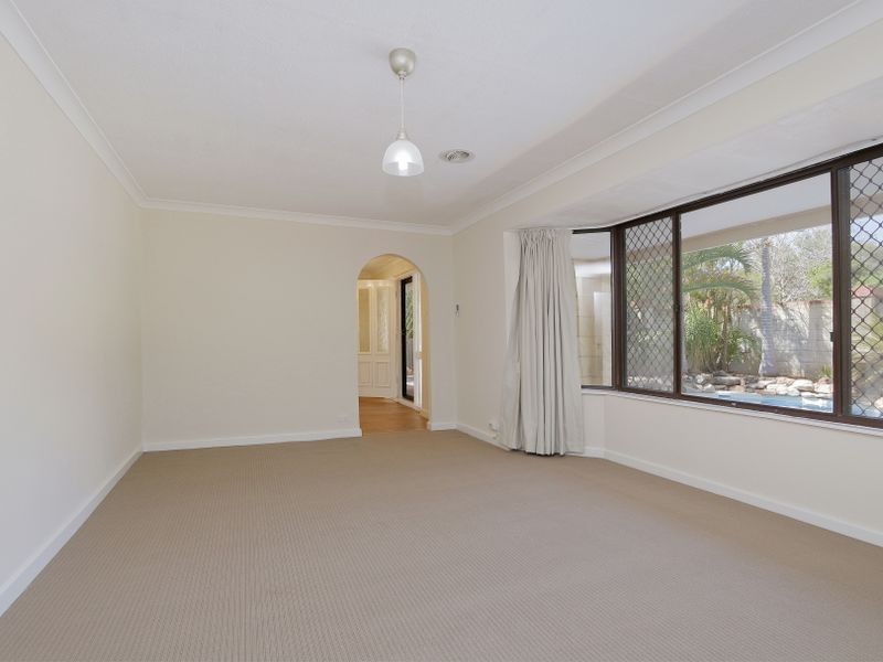 6 Lovegrove Court, Byford WA 6122