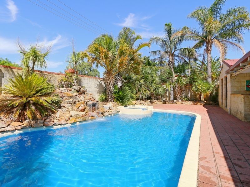 6 Lovegrove Court, Byford WA 6122