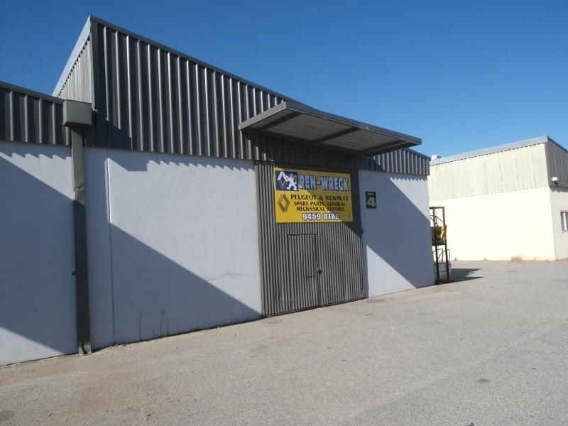 4/3 Kitson Place, Maddington WA 6109