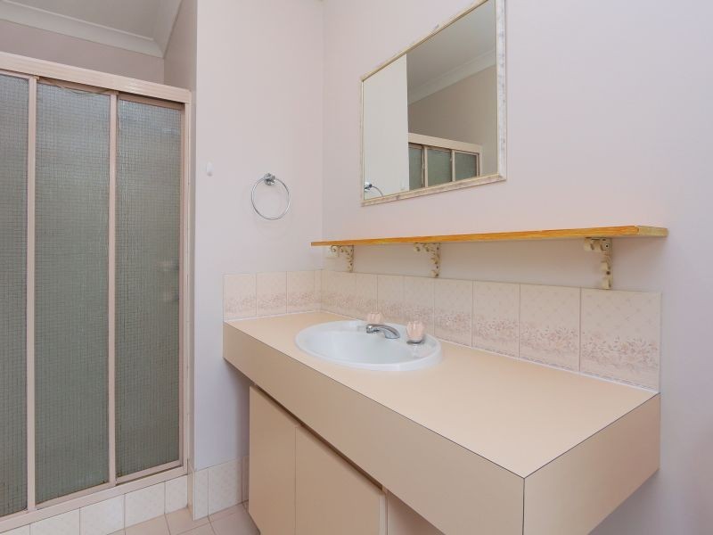 20 Tea Tree Way, Thornlie WA 6108