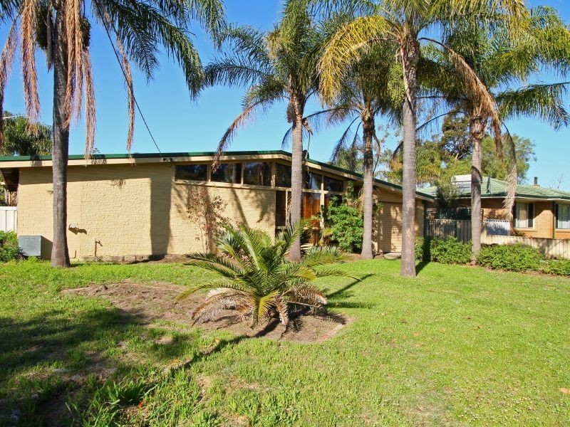 6 Coops Avenue, Thornlie WA 6108