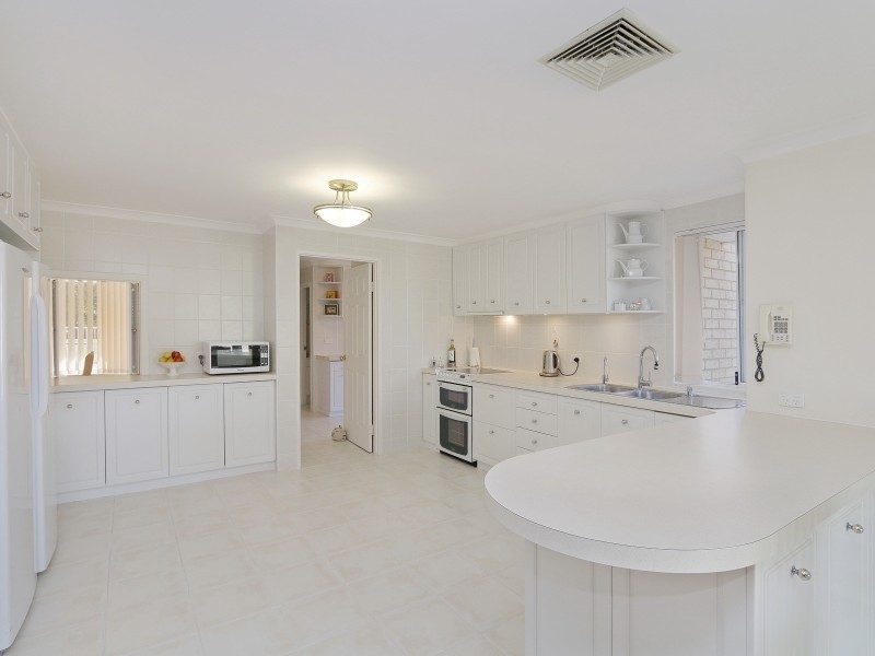 28 West End Parade, Canning Vale WA 6155