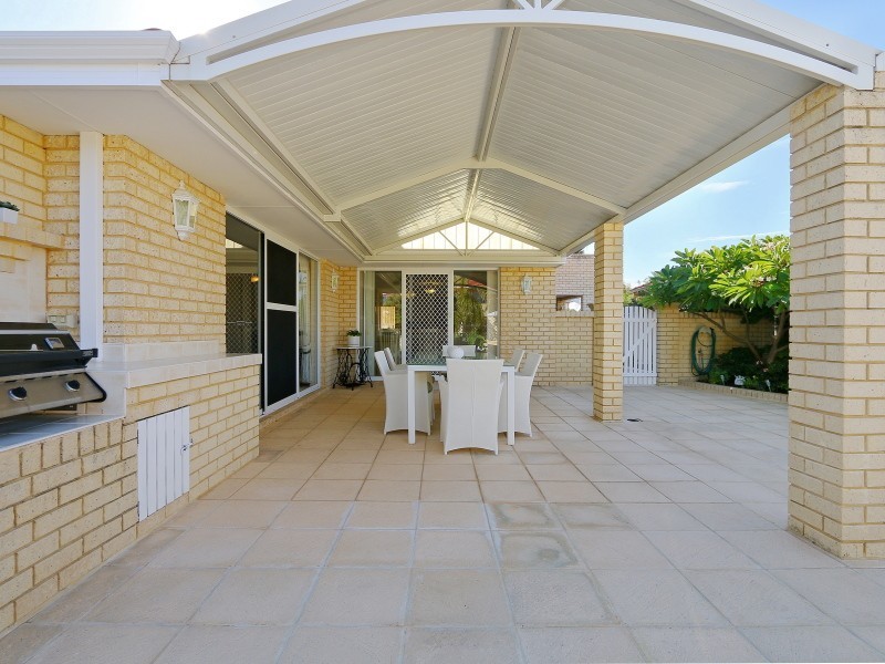 28 West End Parade, Canning Vale WA 6155
