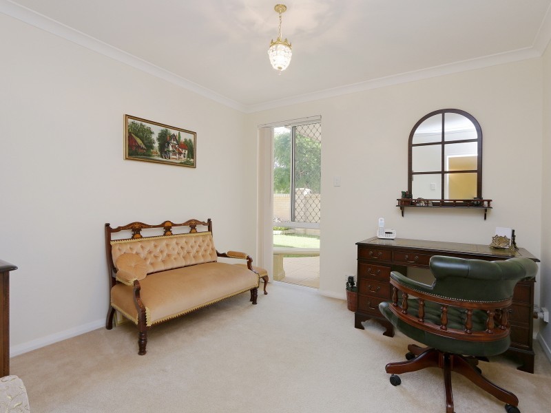 28 West End Parade, Canning Vale WA 6155