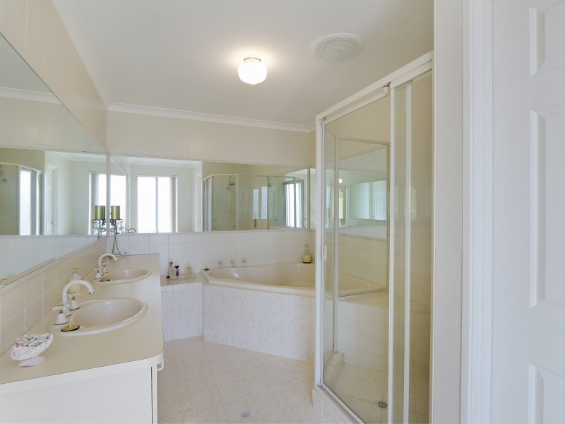 28 West End Parade, Canning Vale WA 6155