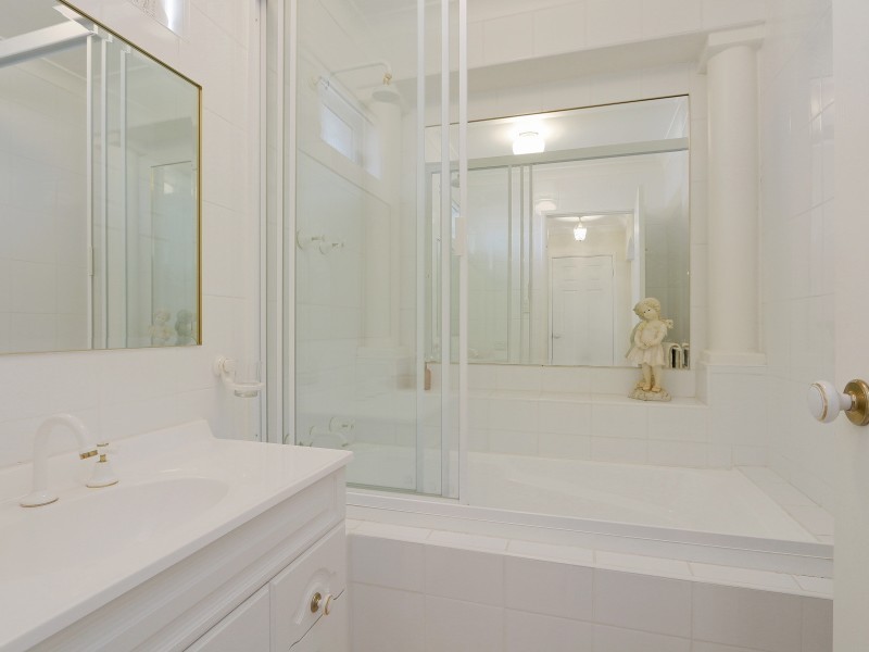 28 West End Parade, Canning Vale WA 6155