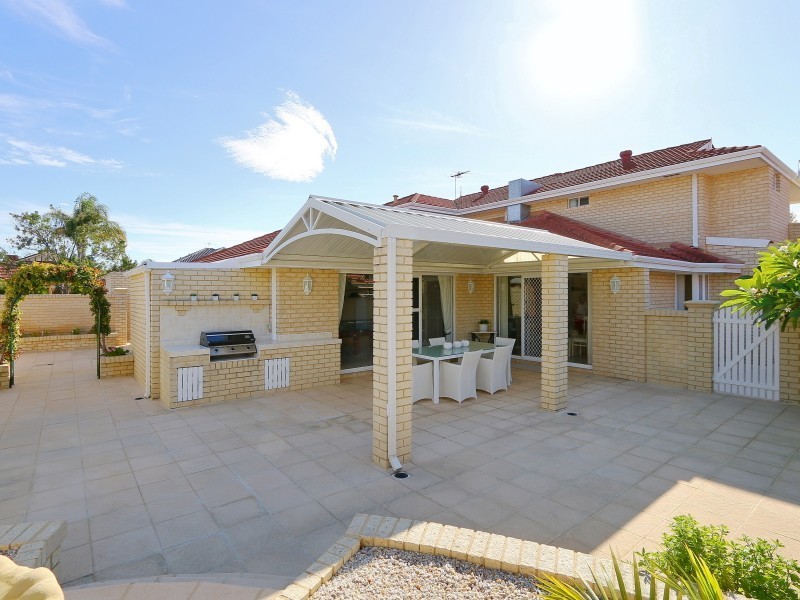 28 West End Parade, Canning Vale WA 6155