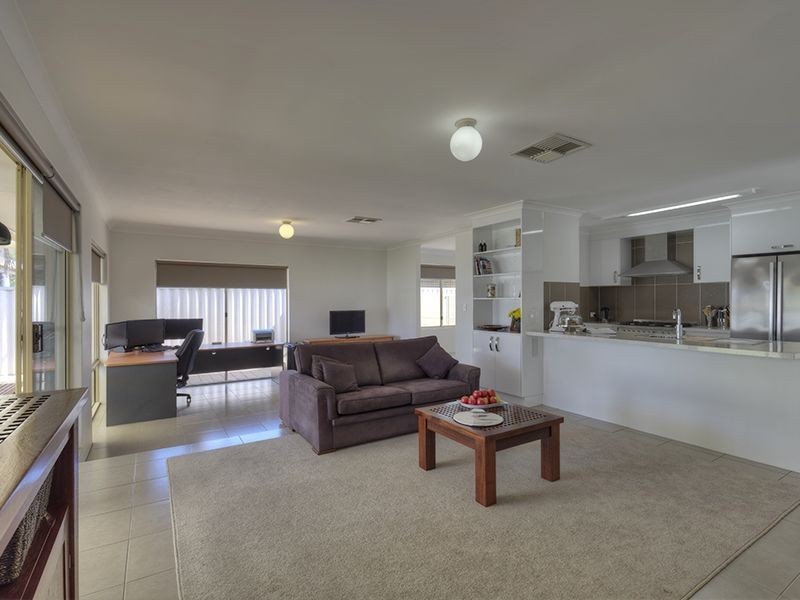 3 Carakine Grove, Thornlie WA 6108