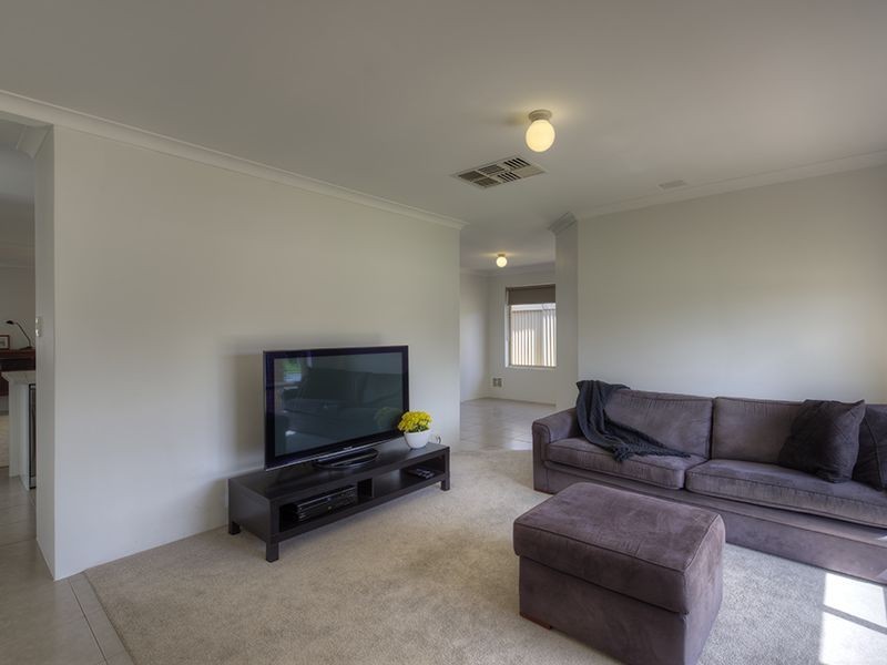 3 Carakine Grove, Thornlie WA 6108