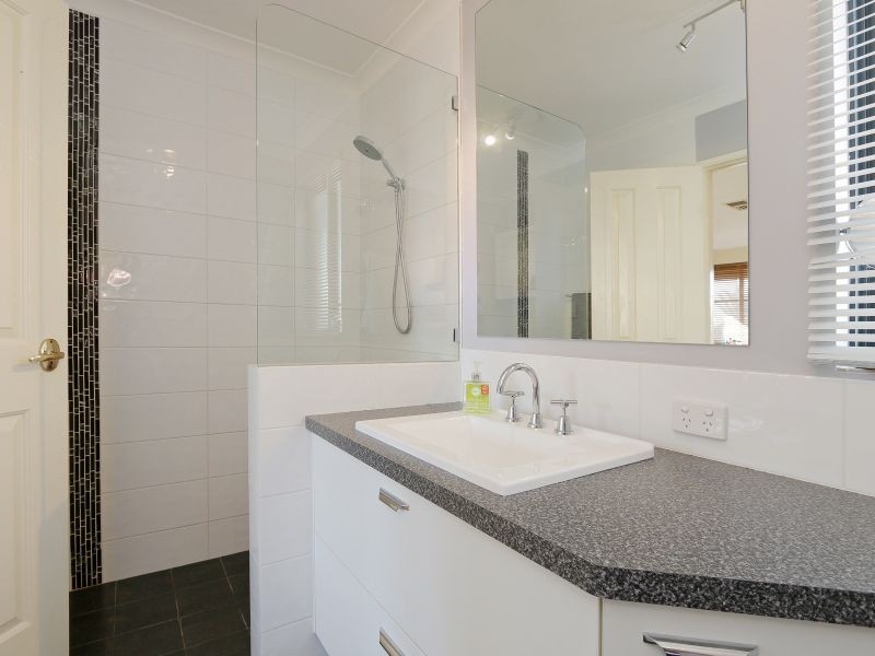 90 Lauterbach Drive, Gosnells WA 6110