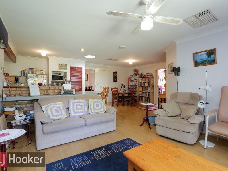 21 Malone Court, Thornlie WA 6108