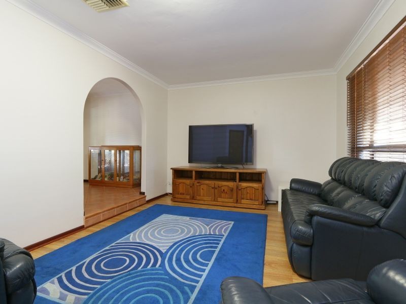 37 Lester Drive, Thornlie WA 6108