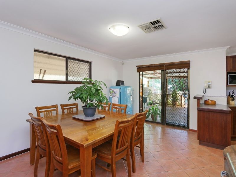 37 Lester Drive, Thornlie WA 6108