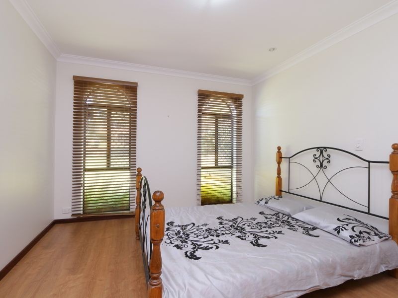 37 Lester Drive, Thornlie WA 6108