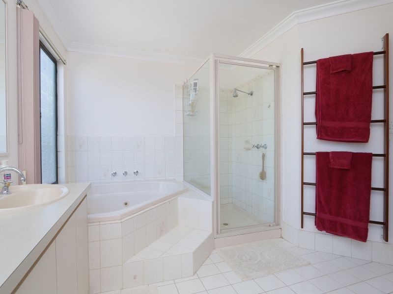 37 Lester Drive, Thornlie WA 6108